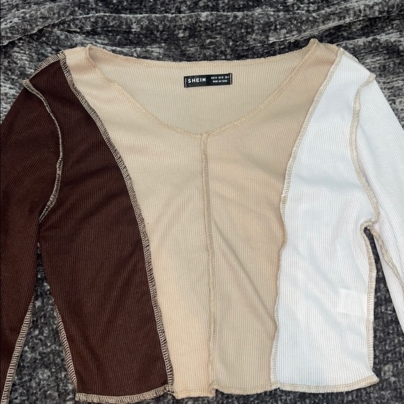 Trendy Three Toned Crop✨💕 - Picture 2 of 3